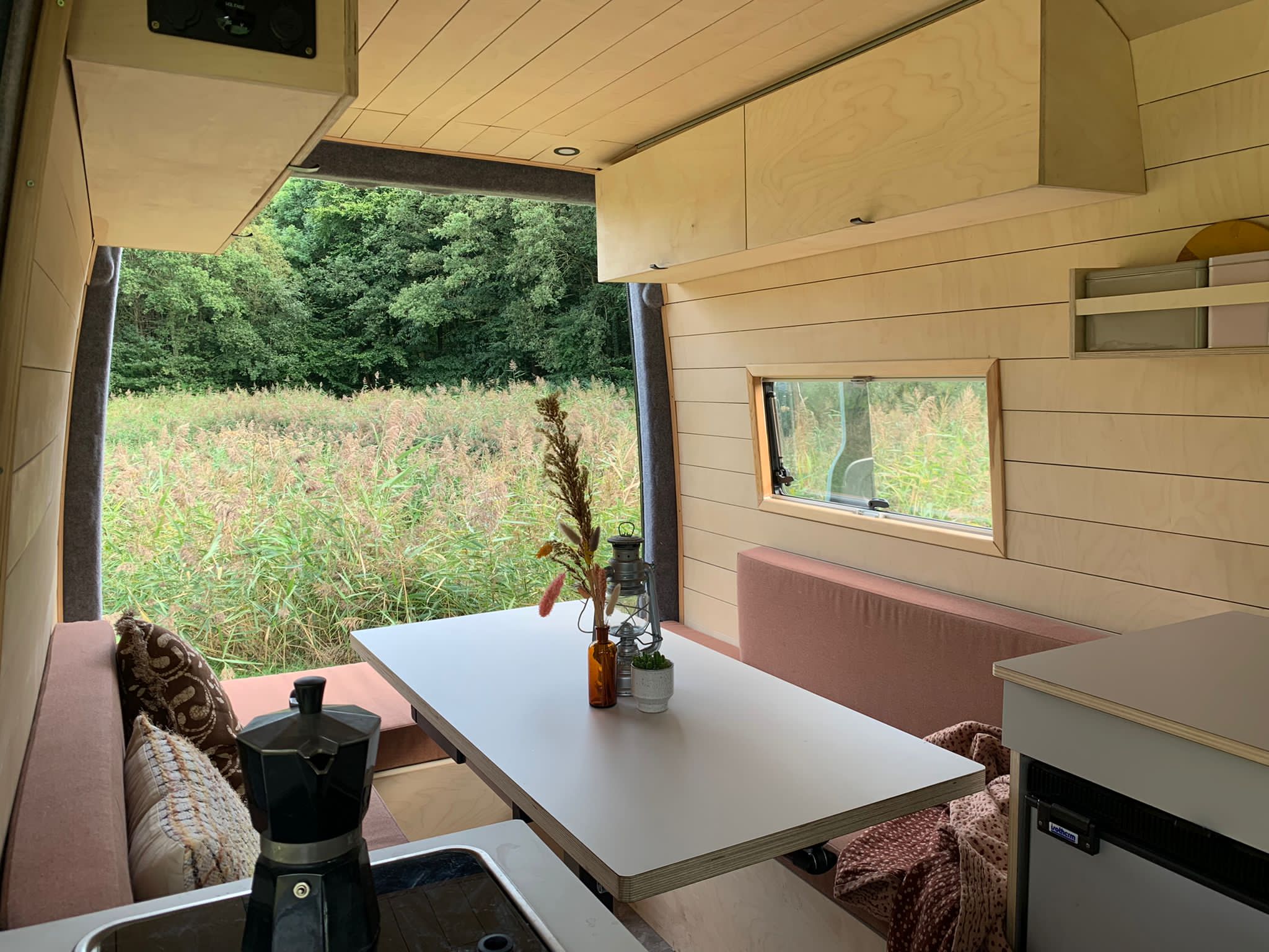 De ideale indeling voor je buscamper maken: hier moet je op letten